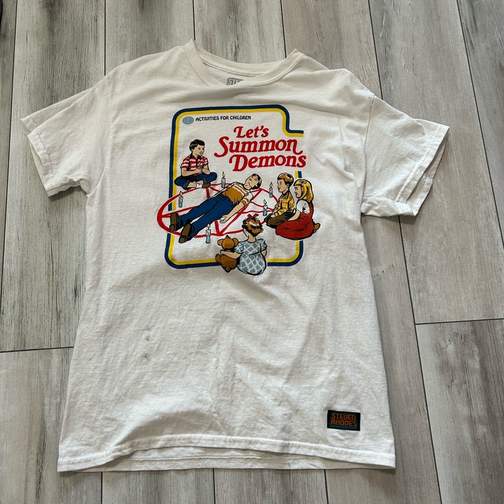 Graphic white tee Steven Rhodes